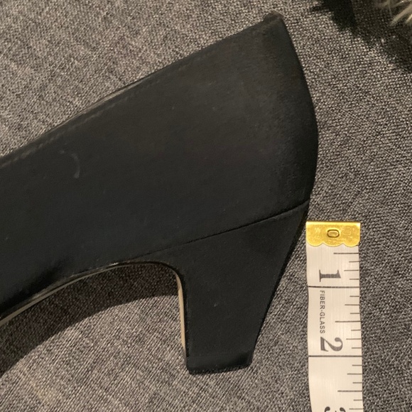 Vintage Magadesians Studded Pumps - Picture 5 of 10